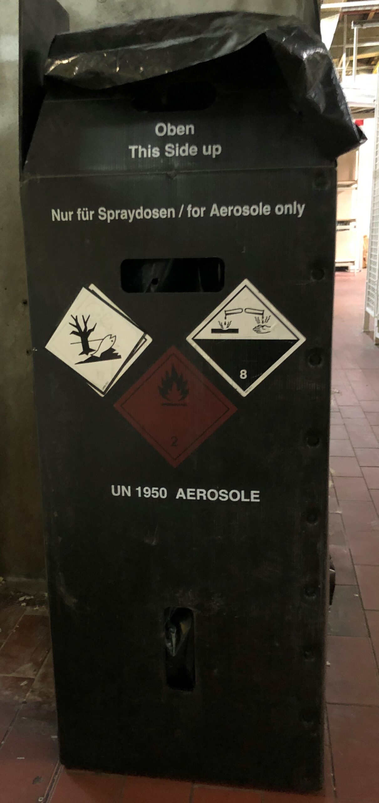 Entsorgung leerer Spraydosen im Betrieb – Sicherheit schaffen